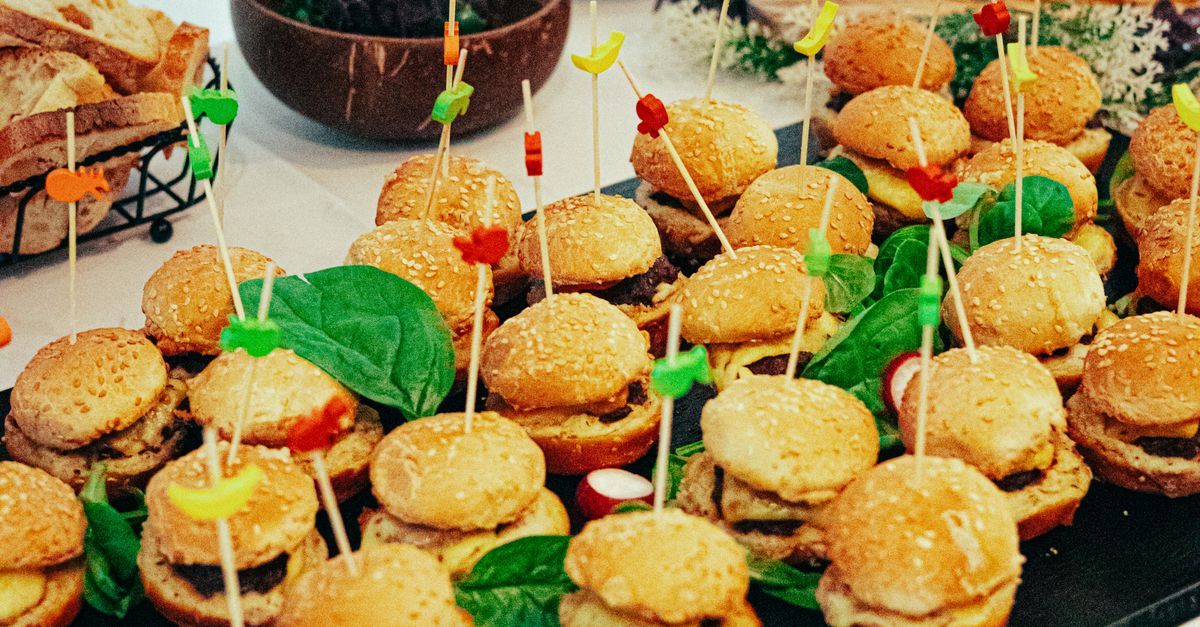 Adding Interactive Stations to Your Buffet Catering Experience
