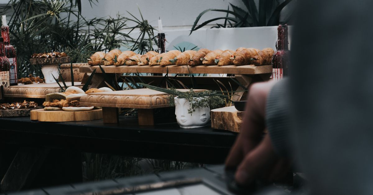 Eco-Friendly Beverage Choices for Sustainable Event Catering