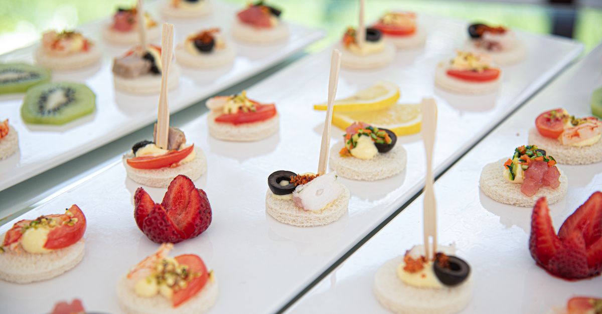Seasonal Ingredients to Enhance Your Cocktail Catering Experience