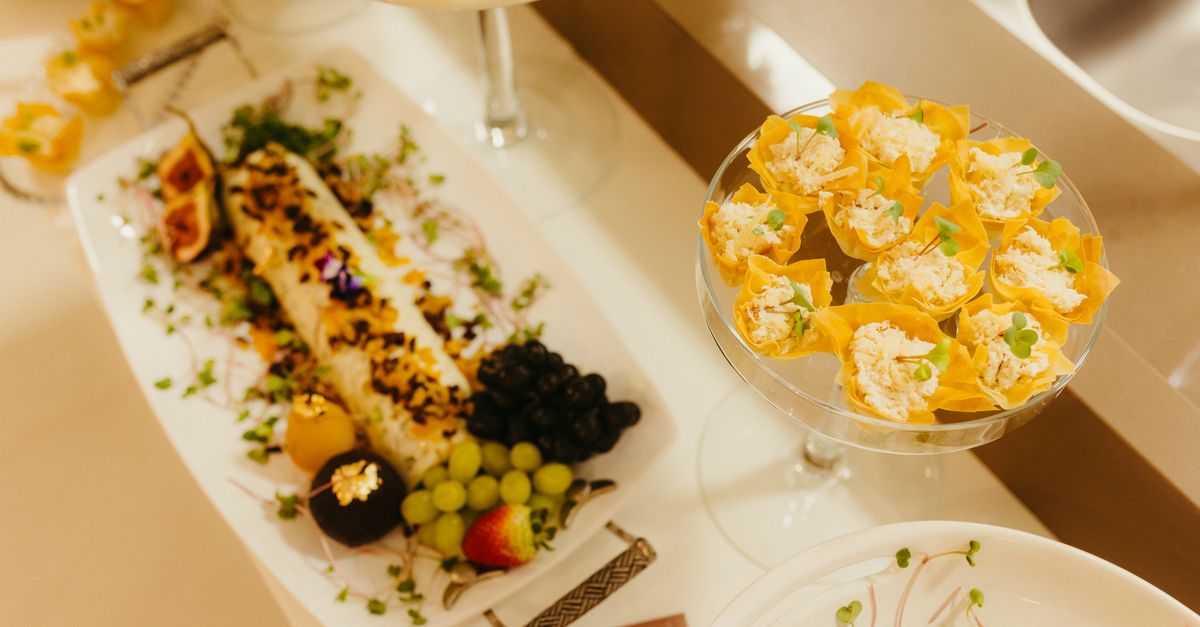 Strategies for Offering Raw Food Choices at Events